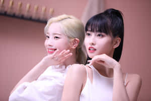 TWICE'in Büyüleyici Grup Fotoğrafı — Twice Duvar Kağıdı