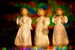 Üç Noel meleği duvar kağıdı