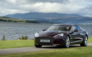 Yolda Aston Martin Rapide S — MacBook Pro 13 Duvar Kağıdı